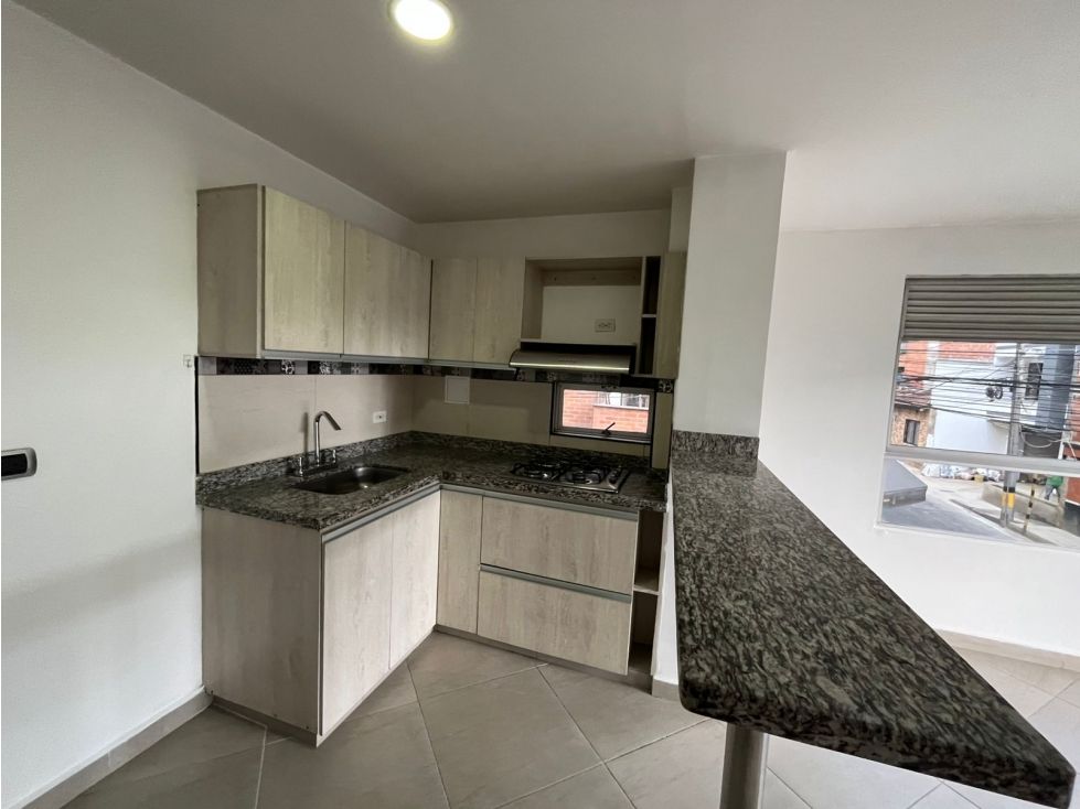 Apartamento en arriendo Antioquia Envigado Alcalá 78 m2 Habitaciones 3 Baños 2 Garajes 0 Precio $2800000