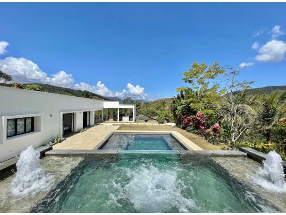 Finca en venta Antioquia Yolombó Yolombó 0 m2 Habitaciones 3 Baños 3 Garajes 5 Precio $1700000000