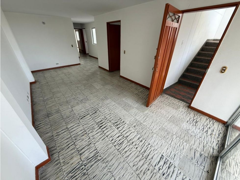 Apartamento en arriendo Antioquia Medellín Santa Teresita 82 m2 Habitaciones 3 Baños 3 Garajes 1 Precio $2300000