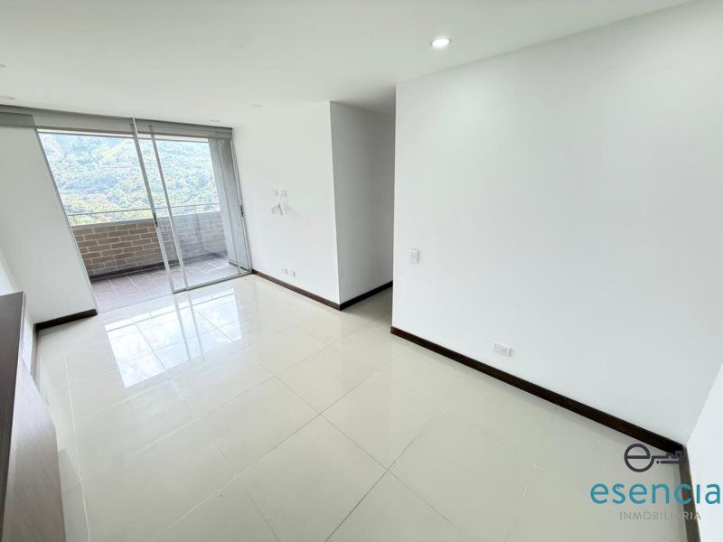 Apartamento en arriendo Antioquia Envigado El Chinguí 70 m2 Habitaciones 3 Baños 2 Garajes 0 Precio $3000000