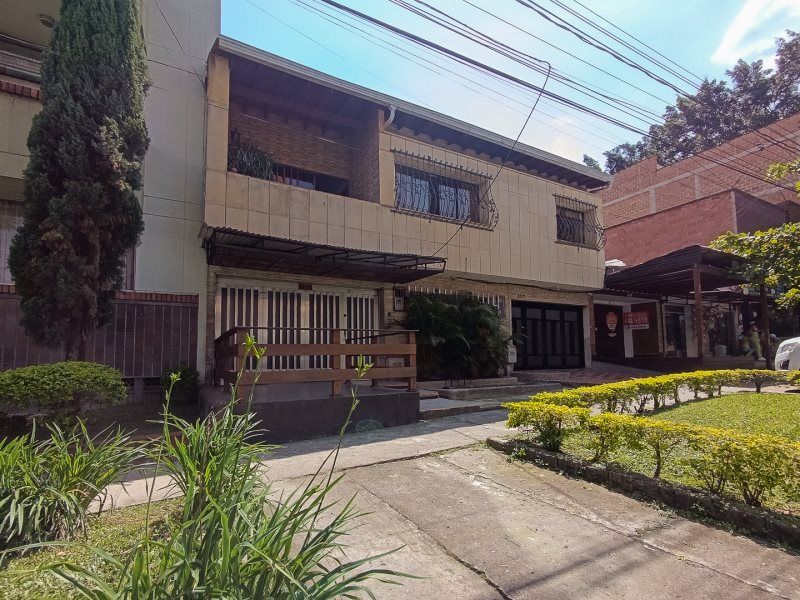 Local en arriendo Antioquia Medellín La Castellana 300 m2 Habitaciones 0 Baños 8 Garajes 0 Precio $16900000