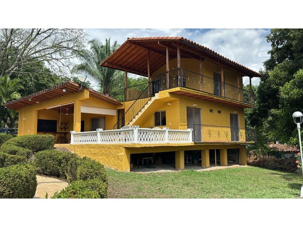 Finca en venta Antioquia San Jerónimo San Jerónimo 800 m2 Habitaciones 6 Baños 7 Garajes 1 Precio $2500000000