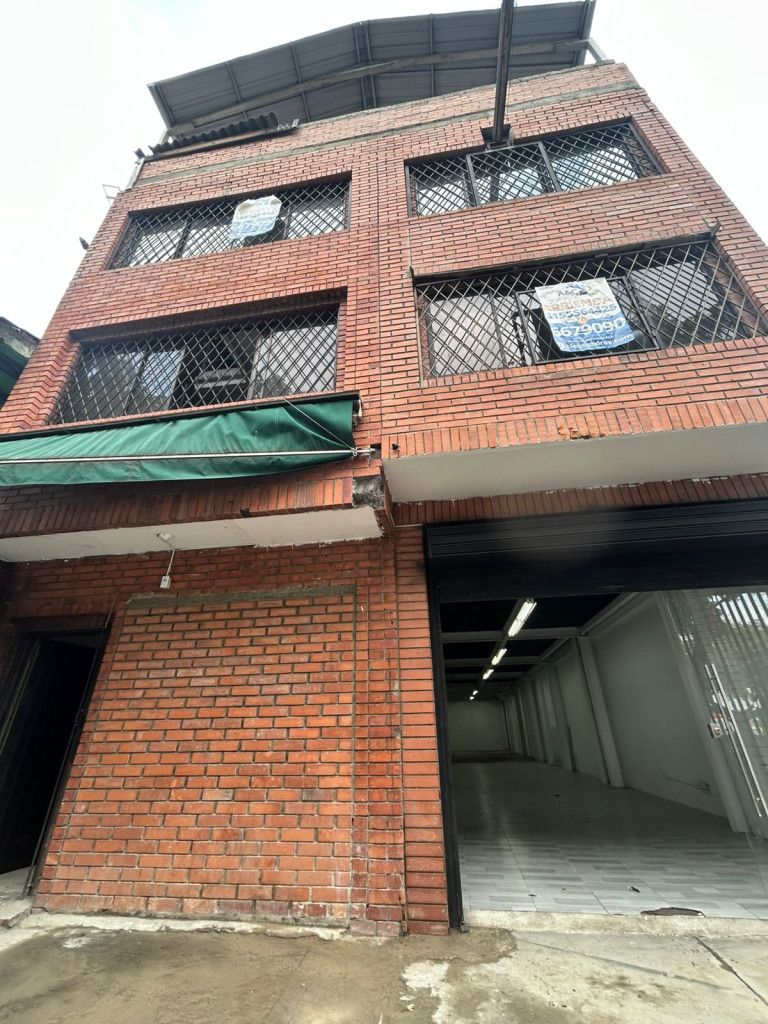 Bodega en arriendo Valle Del Cauca Cali Sector Patio Bonito 400 m2 Habitaciones 0 Baños 0 Garajes 0 Precio $3500000