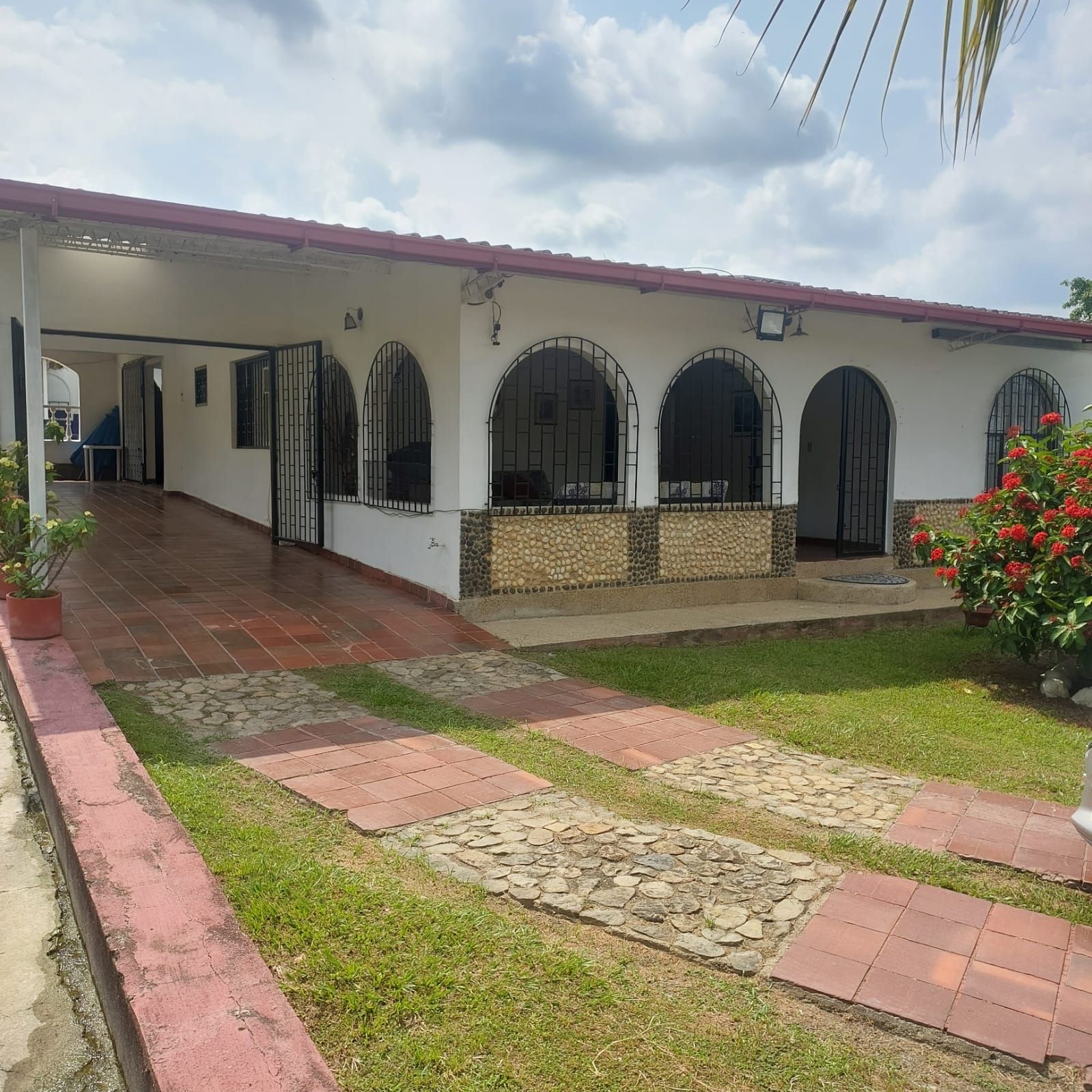 Finca en venta Tolima Carmen De Apicalá Lusitania 175 m2 Habitaciones 4 Baños 2 Garajes 4 Precio $900000000