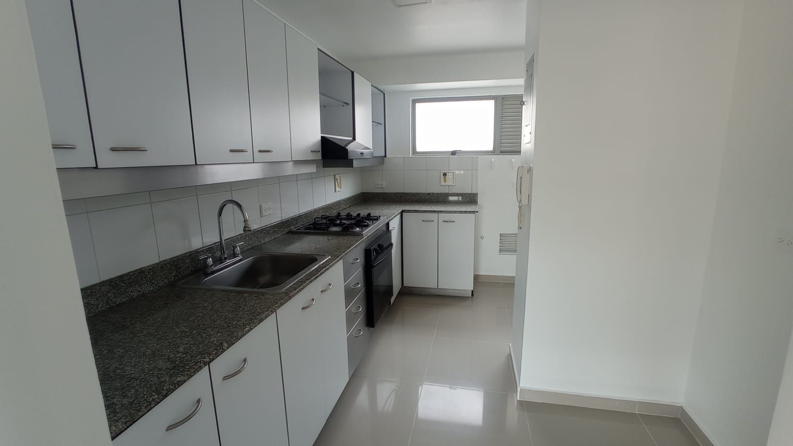 Apartamento en arriendo Antioquia Envigado Zúñiga 170 m2 Habitaciones 3 Baños 3 Garajes 1 Precio $6500000