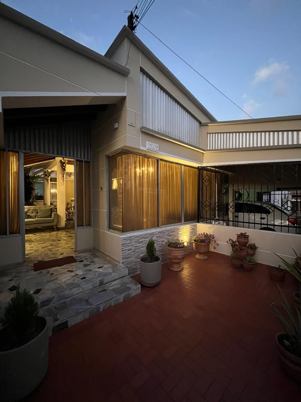 Casa en venta Santander Bucaramanga Provenza 250 m2 Habitaciones 4 Baños 4 Garajes 2 Precio $1150000000