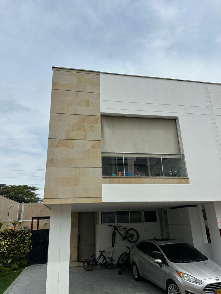 Casa en venta Valle Del Cauca Cali Parcelaciones Pance 203 m2 Habitaciones 3 Baños 5 Garajes 3 Precio $1400000000