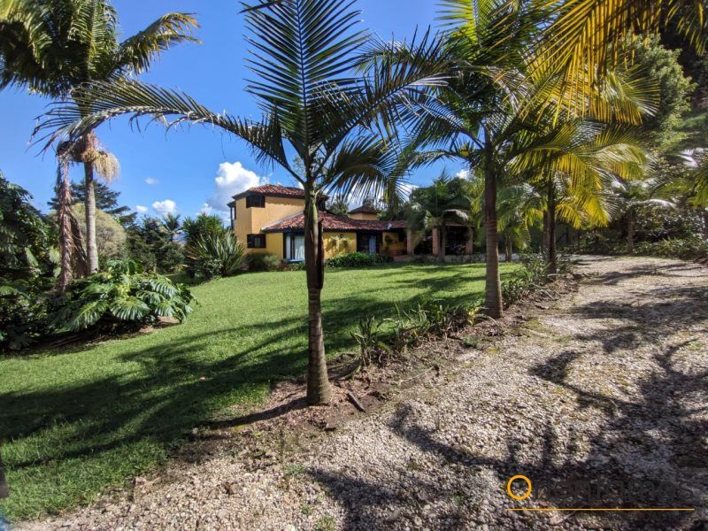 Finca en arriendo Antioquia Rionegro Centro 4600 m2 Habitaciones 4 Baños 4 Garajes 1 Precio $7500000
