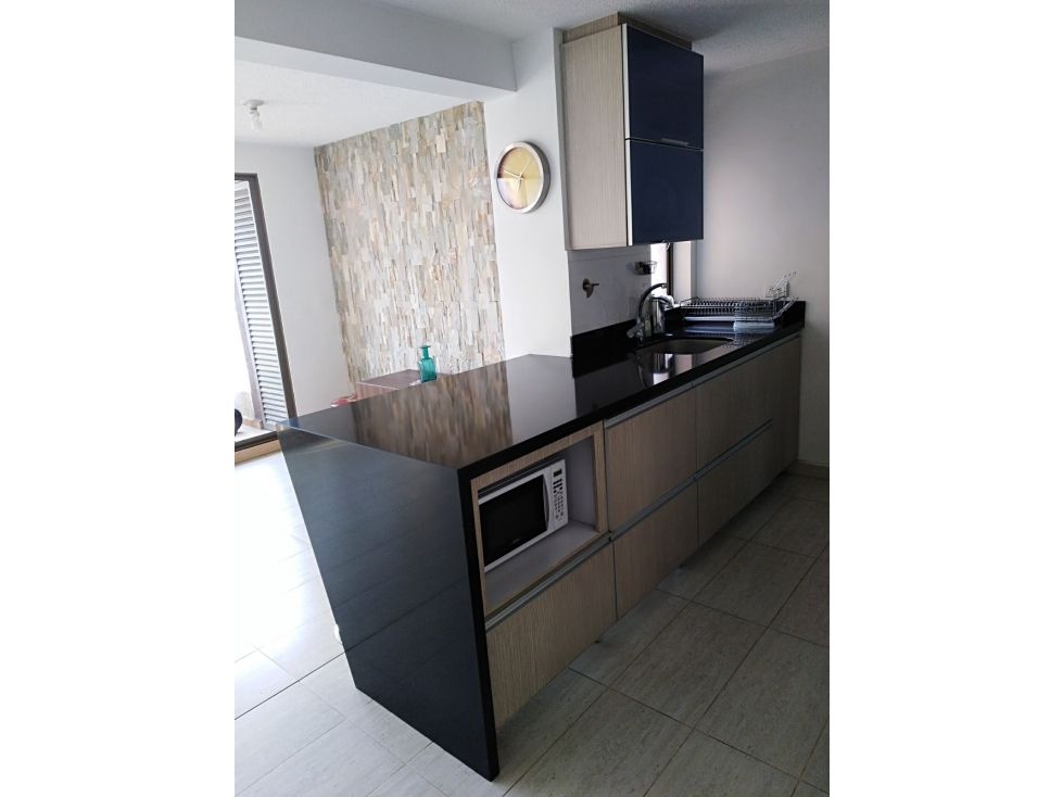 Apartamento en venta Antioquia Medellín Loma De Los Bernal 80 m2 Habitaciones 2 Baños 2 Garajes 2 Precio $800000000