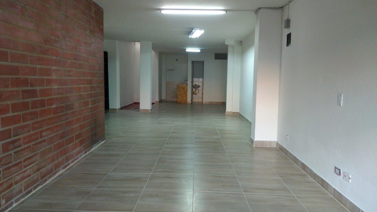 Local Comercial en arriendo Antioquia Medellín San Bernardo 70 m2 Habitaciones 0 Baños 0 Garajes 0 Precio $3500000