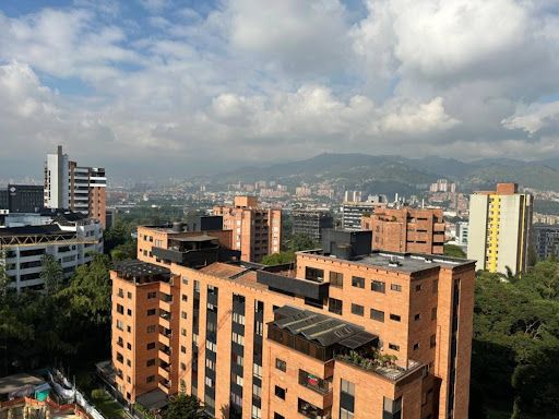Apartaestudio en arriendo Antioquia Medellín La Aguacatala 40 m2 Habitaciones 1 Baños 1 Garajes 1 Precio $3500000