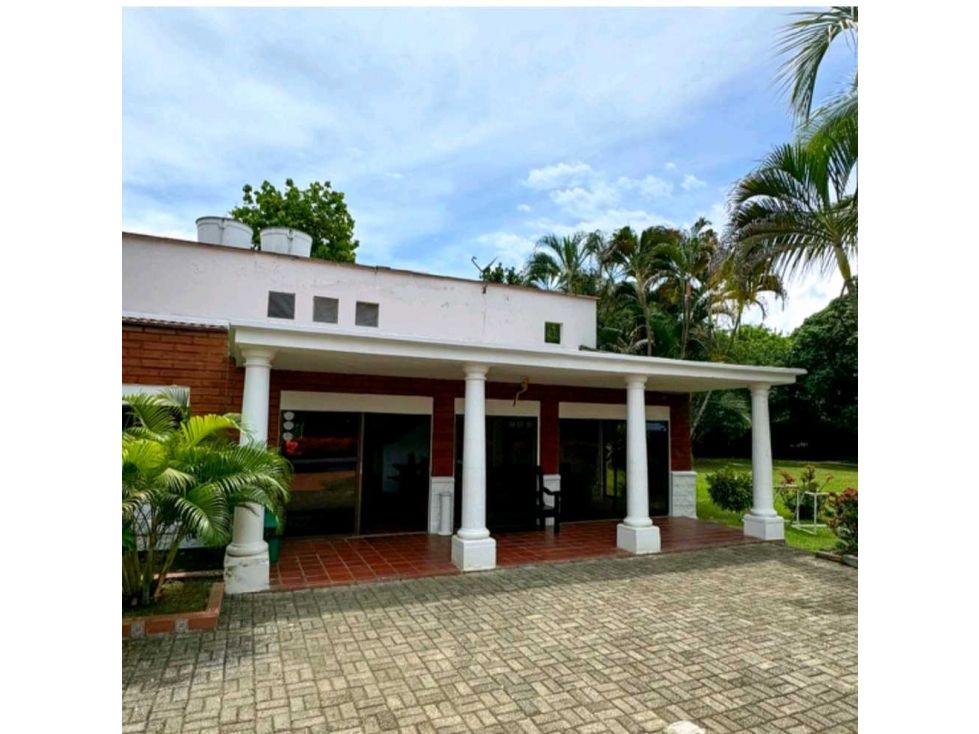 Finca en venta Antioquia Santafé De Antioquia Santafé De Antioquia 400 m2 Habitaciones 6 Baños 6 Garajes 4 Precio $1900000000