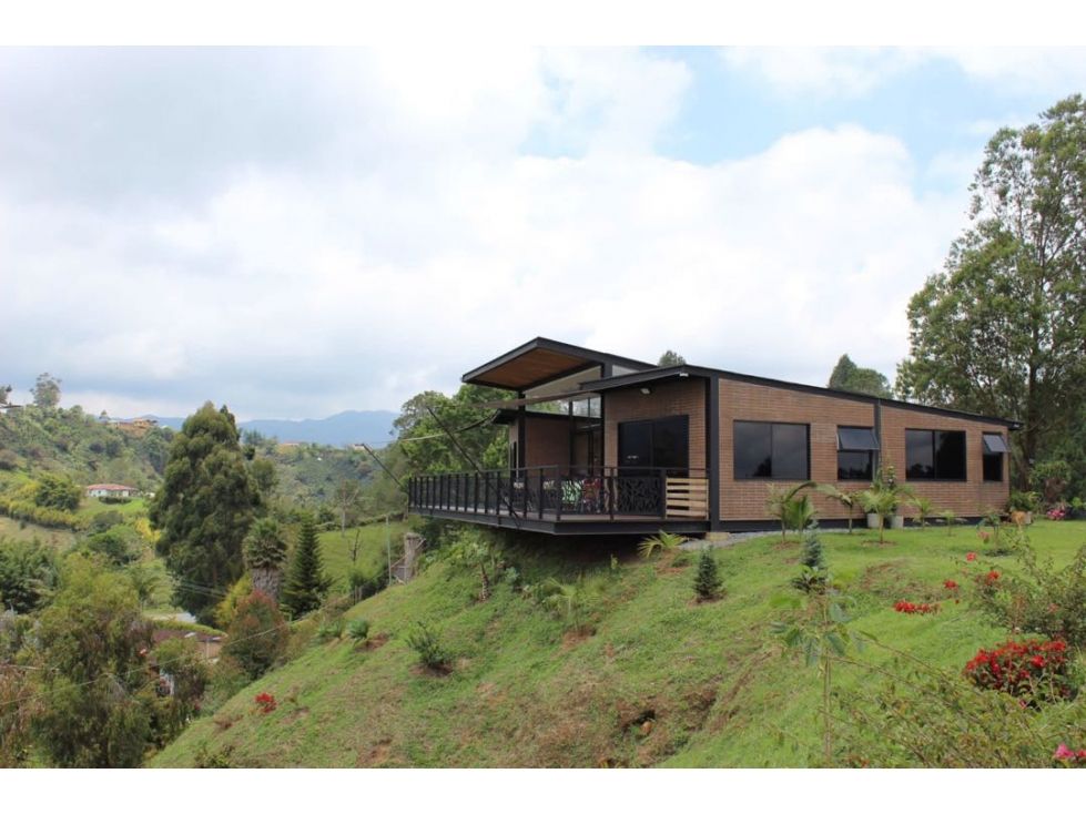 Casa Campestre en venta Antioquia Peñol Peñol 200 m2 Habitaciones 4 Baños 4 Garajes 0 Precio $2300000000
