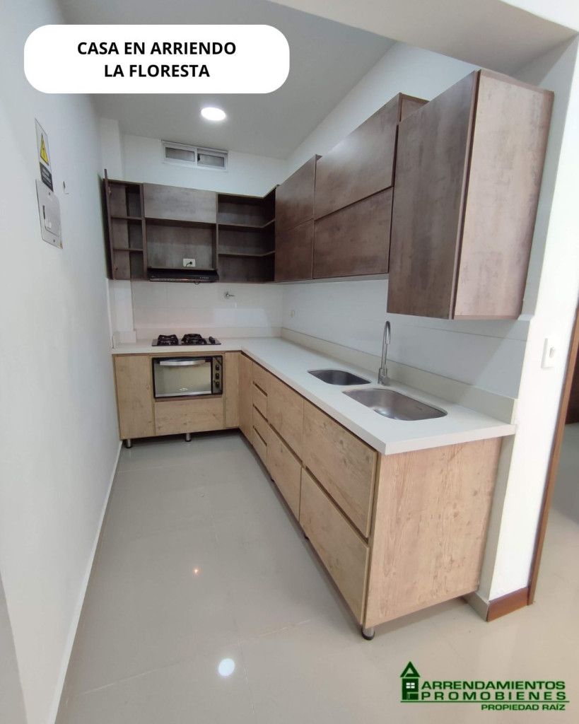 Casa en arriendo Antioquia Medellín La Floresta 250 m2 Habitaciones 9 Baños 4 Garajes 1 Precio $6200000