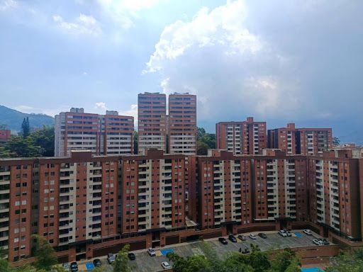 Apartamento en arriendo Antioquia Envigado El Esmeraldal 67 m2 Habitaciones 2 Baños 2 Garajes 1 Precio $3700000