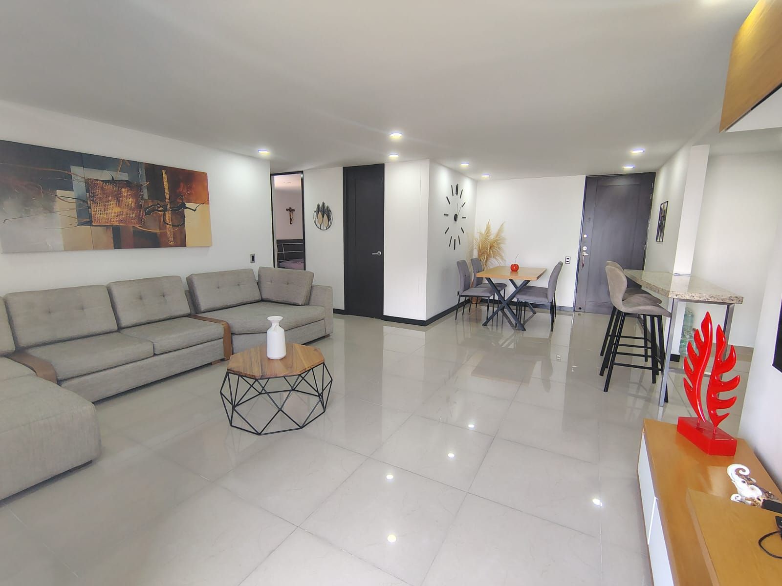 Apartamento en arriendo Antioquia Medellín Los Balsos No 1 86 m2 Habitaciones 2 Baños 2 Garajes 2 Precio $5700000