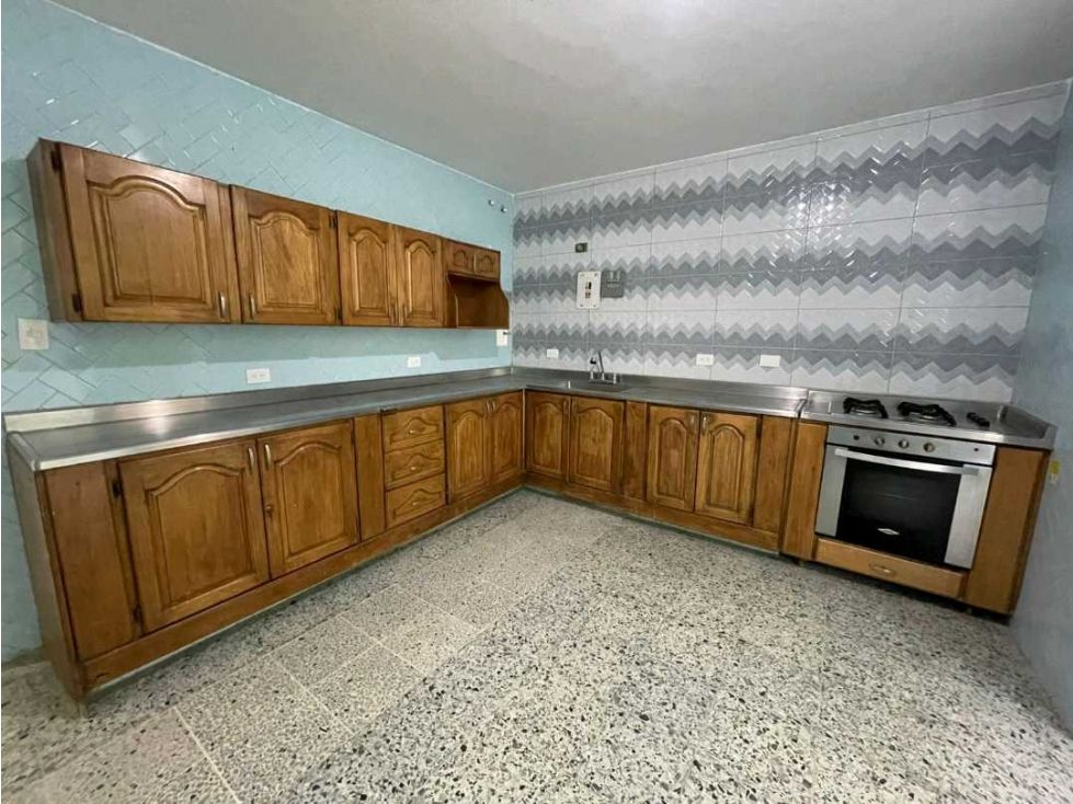Casa en arriendo Antioquia Medellín La America 196 m2 Habitaciones 5 Baños 3 Garajes 1 Precio $4200000