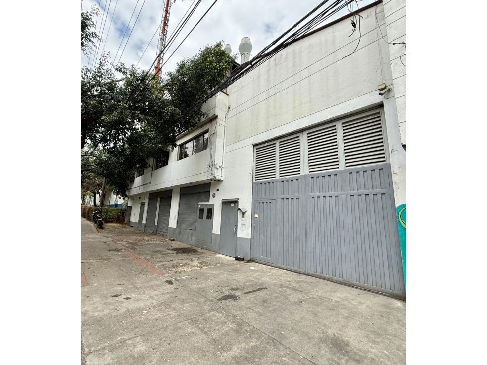 Bodega en venta Antioquia Itagüí La Independencia 687 m2 Habitaciones 0 Baños 8 Garajes 0 Precio $5800000000