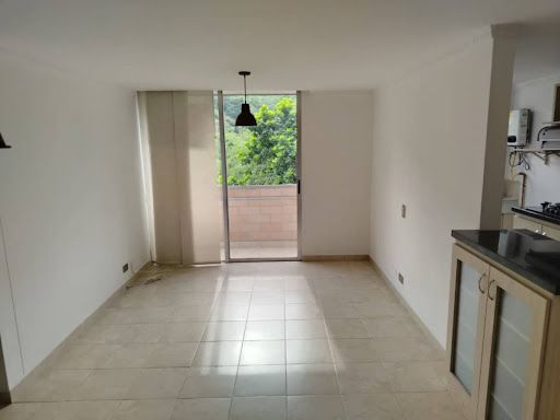 Apartamento en arriendo Antioquia Medellín Loma De Los Bernal 65 m2 Habitaciones 3 Baños 2 Garajes 1 Precio $2900000