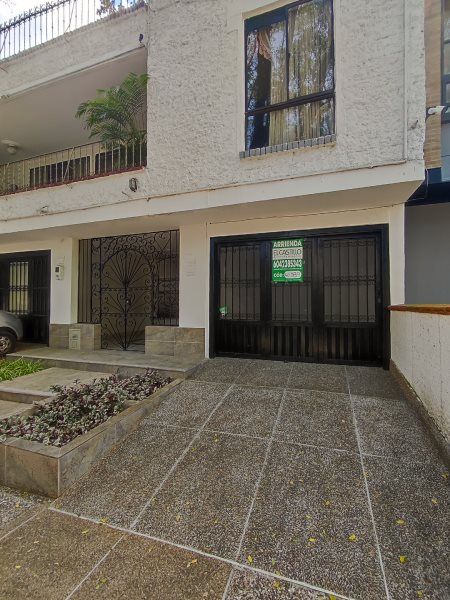 Casa en arriendo Antioquia Medellín La Palma 160 m2 Habitaciones 3 Baños 2 Garajes 1 Precio $7500000