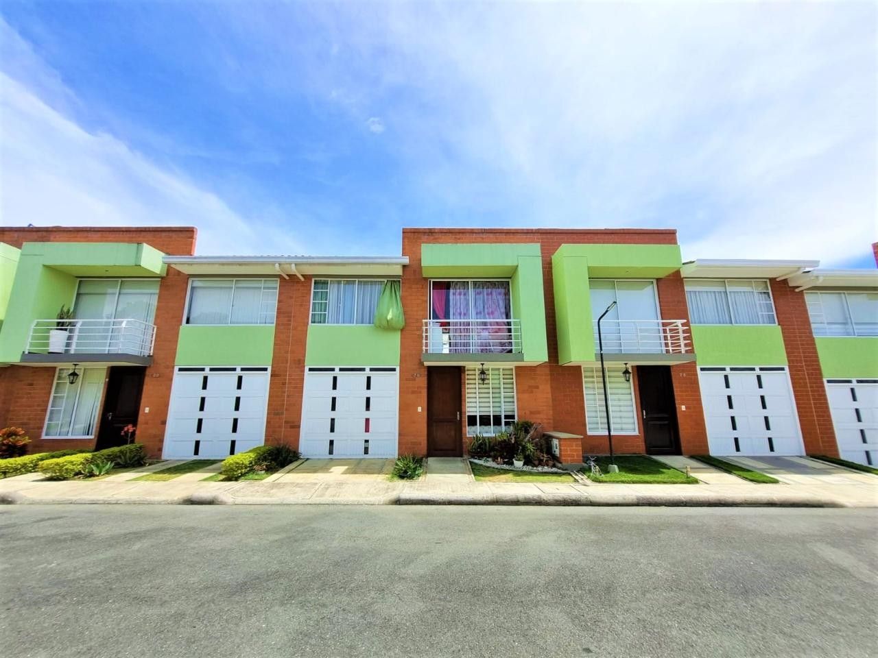 Casa en venta Cauca Popayán Cr Rio Verde 122 m2 Habitaciones 3 Baños 3 Garajes 1 Precio $430000000