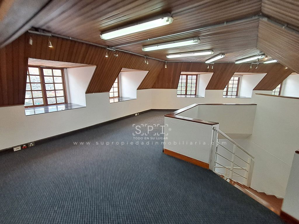 Casa en arriendo Cundinamarca Bogotá Emaus 300 m2 Habitaciones 8 Baños 4 Garajes 0 Precio $15000000