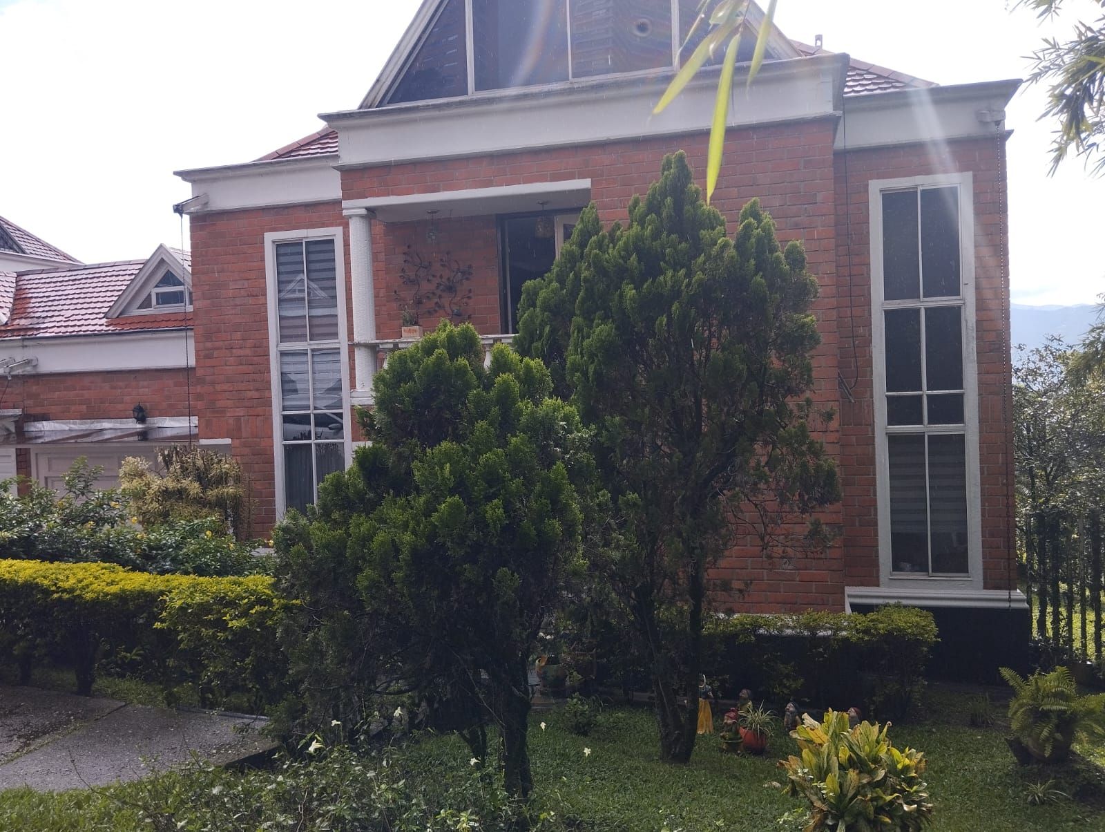 Casa en arriendo Antioquia Medellín Asomadera No1 323 m2 Habitaciones 5 Baños 6 Garajes 6 Precio $22000000