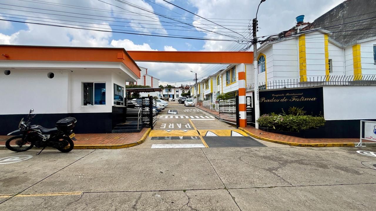 Casa en venta Santander Bucaramanga Bucaramanga 74 m2 Habitaciones 3 Baños 3 Garajes 1 Precio $380000000