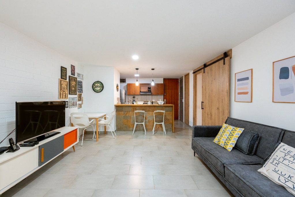 Apartaestudio en arriendo Antioquia Medellín El Tesoro 80 m2 Habitaciones 2 Baños 2 Garajes 1 Precio $4500000