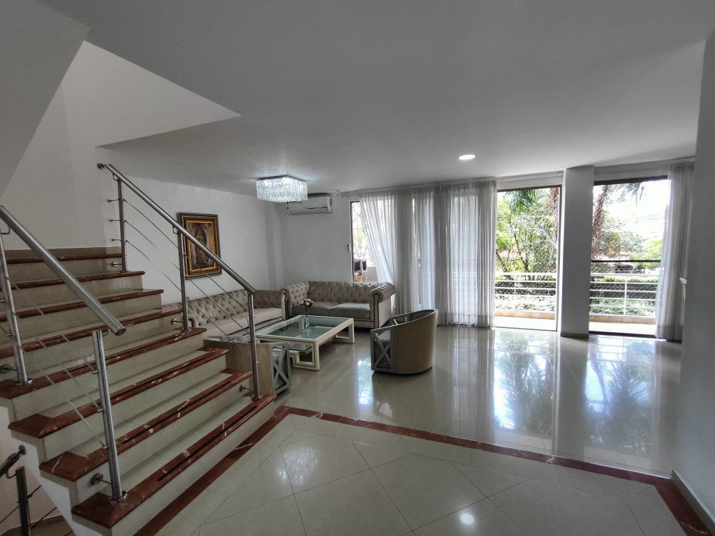 Casa en venta Valle Del Cauca Cali Parcelacion Cerros La Buitrera 400 m2 Habitaciones 5 Baños 6 Garajes 4 Precio $1270000000