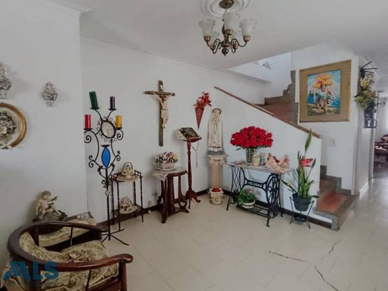 Apartamento en venta Antioquia Medellín Los Colores 256 m2 Habitaciones 5 Baños 5 Garajes 1 Precio $680000000