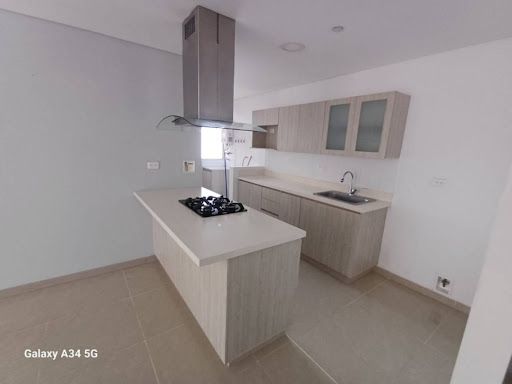 Apartamento en arriendo Antioquia Medellín Castropol 100 m2 Habitaciones 3 Baños 2 Garajes 2 Precio $4800000