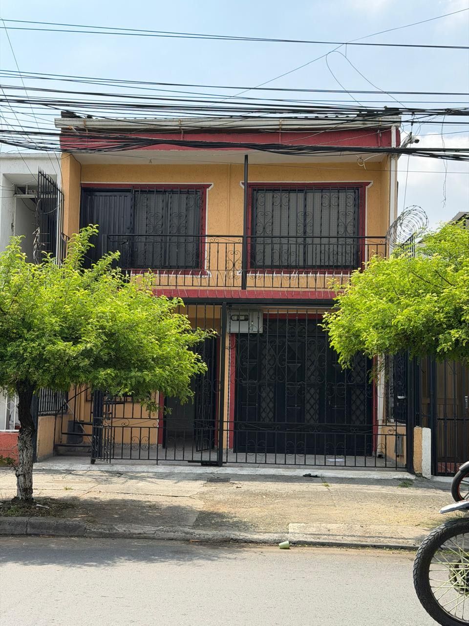 Casa en venta Valle Del Cauca Cali Troncal 220 m2 Habitaciones 7 Baños 2 Garajes 1 Precio $395000000