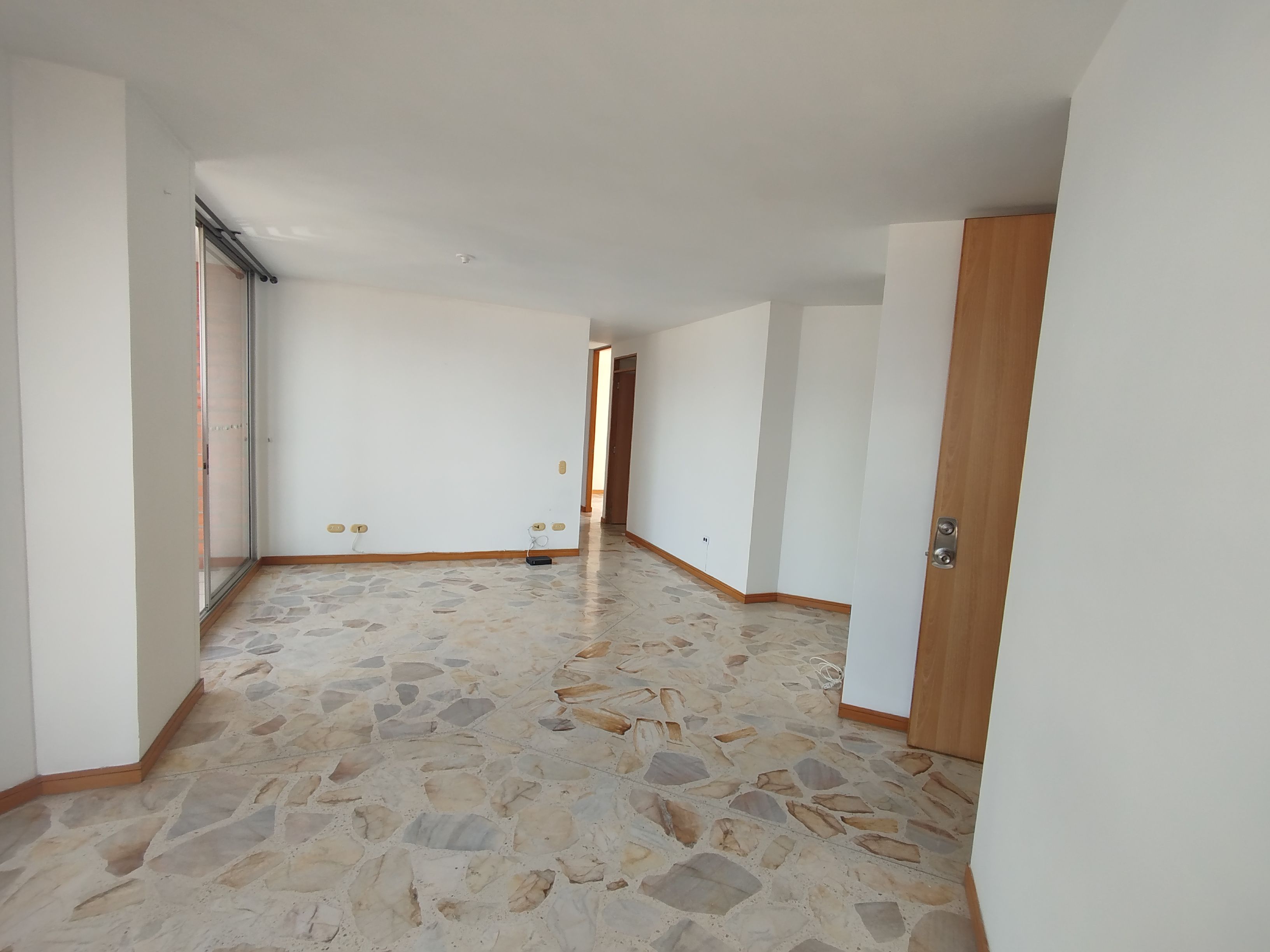 Apartamento en arriendo Antioquia Medellín Santa Teresita 90 m2 Habitaciones 3 Baños 2 Garajes 1 Precio $3500000