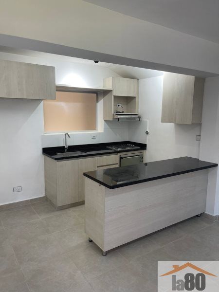 Casa en arriendo Antioquia Medellín Villanueva 98 m2 Habitaciones 3 Baños 2 Garajes 0 Precio $3500000