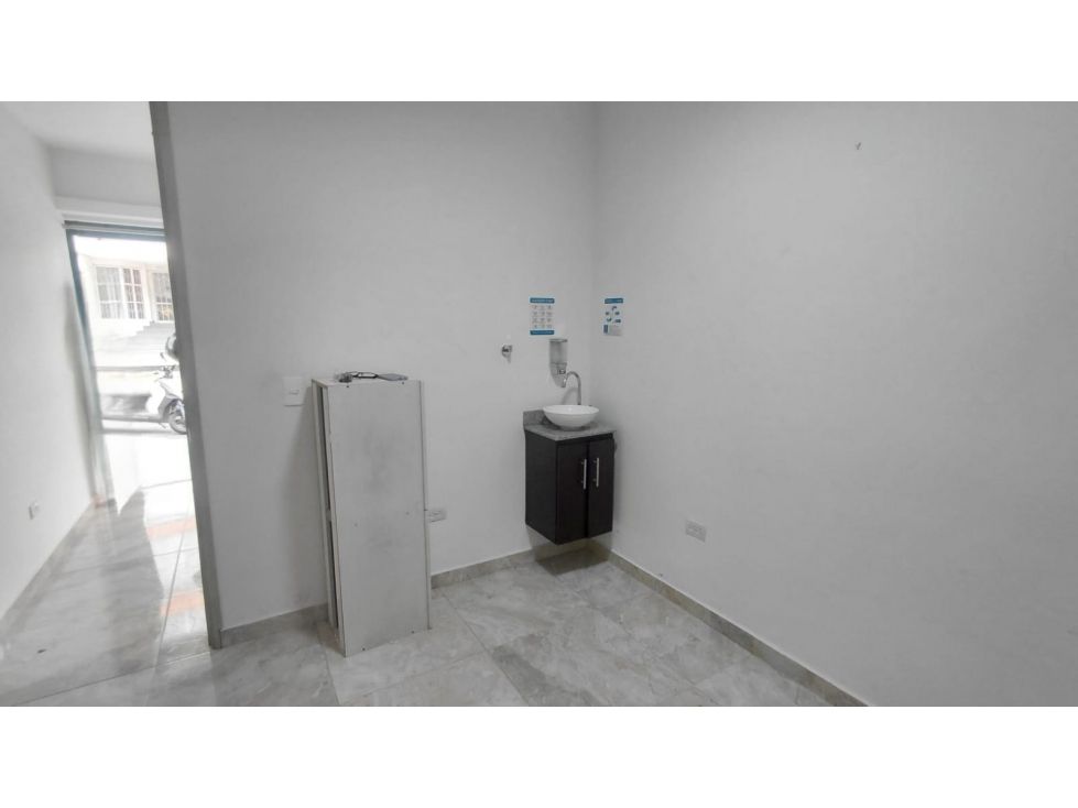 Local en arriendo Antioquia Medellín Rosales 19 m2 Habitaciones 0 Baños 1 Garajes 0 Precio $1900000
