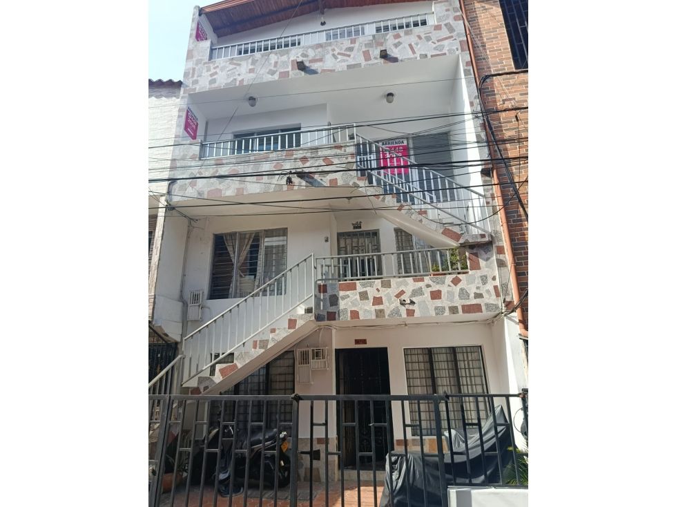 Casa en arriendo Antioquia Medellín Francisco Antonio Zea 125 m2 Habitaciones 4 Baños 2 Garajes 0 Precio $1800000