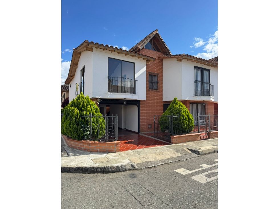 Casa en venta Antioquia Rionegro San Antonio 234 m2 Habitaciones 5 Baños 5 Garajes 1 Precio $825000000