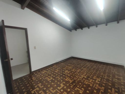 Casa en arriendo Antioquia Medellín La Aguacatala 440 m2 Habitaciones 11 Baños 4 Garajes 8 Precio $20000000