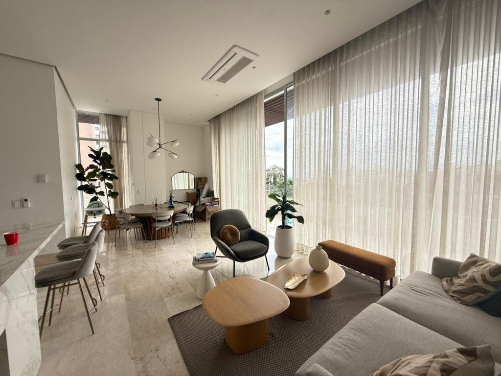 Apartamento en arriendo Valle Del Cauca Cali Normandía 327 m2 Habitaciones 3 Baños 4 Garajes 2 Precio $12500000