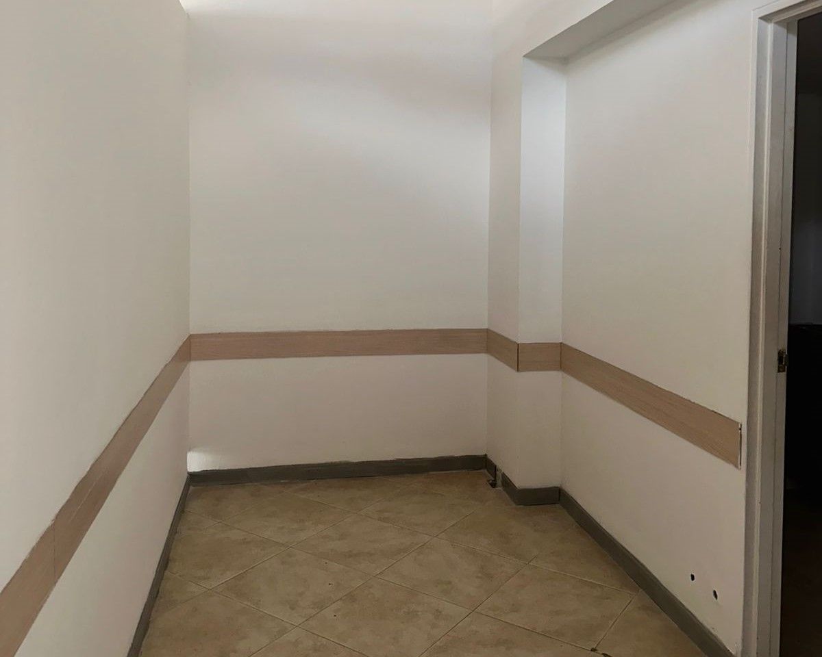 Oficina en arriendo o venta Antioquia Medellín Los Balsos No 1 226 m2 Habitaciones 0 Baños 2 Garajes 3 Precio venta $1240000000 Precio arriendo $8000000