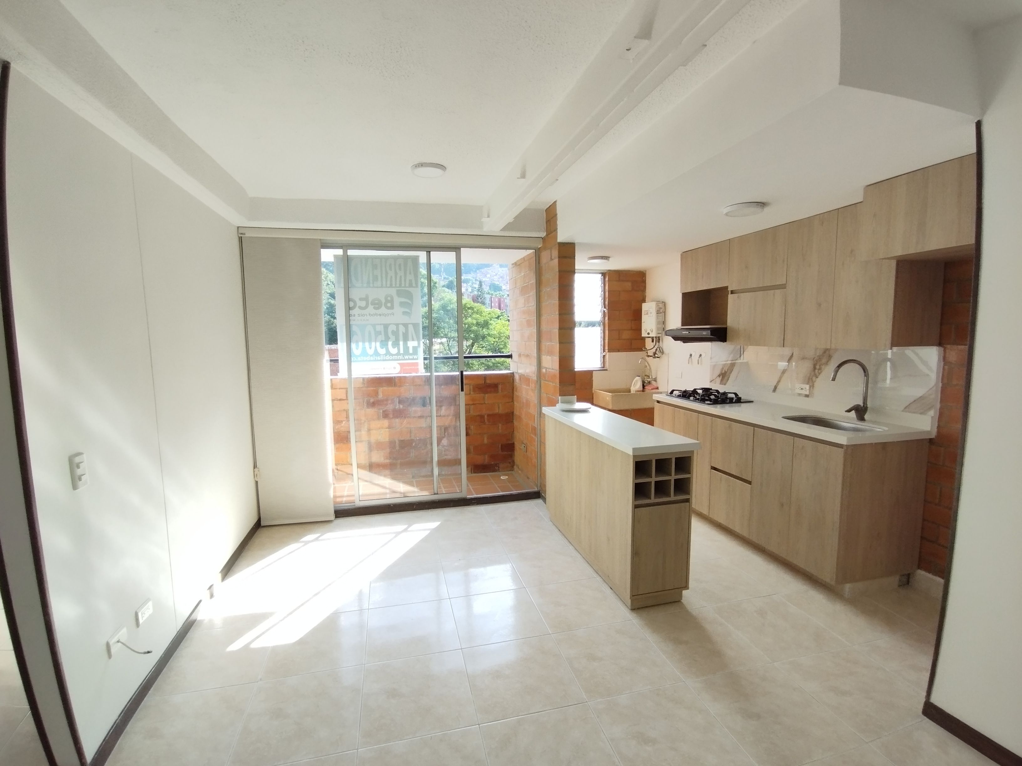 Apartamento en arriendo Antioquia Medellín Cataluña 60 m2 Habitaciones 2 Baños 2 Garajes 1 Precio $1900000