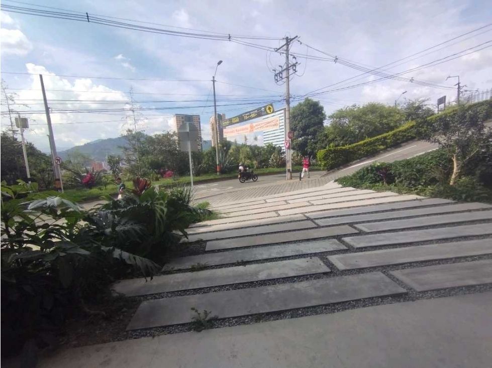 Local en arriendo Antioquia Envigado Las Casitas 72 m2 Habitaciones 0 Baños 1 Garajes 1 Precio $8000000