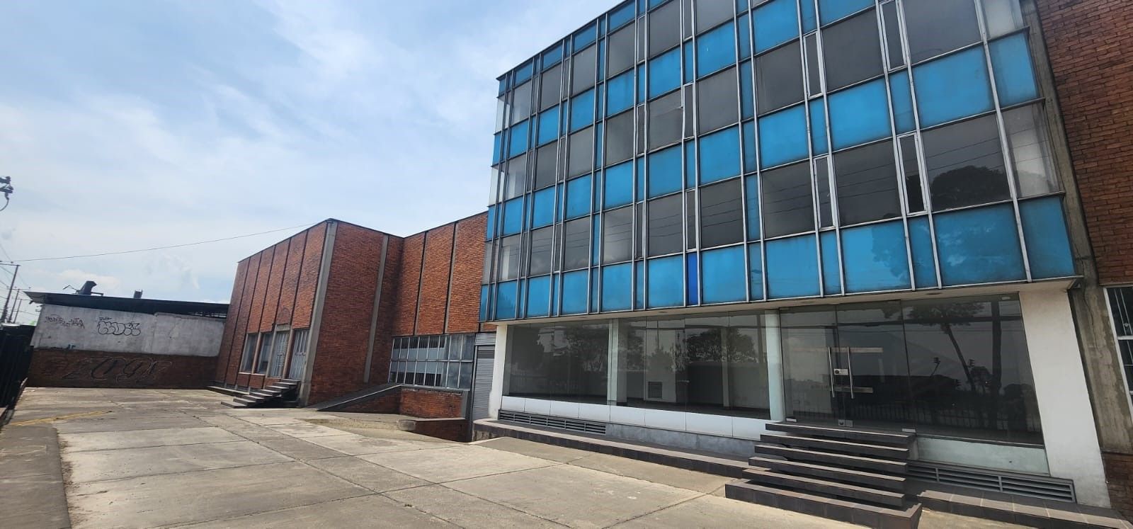 Edificio en arriendo Cundinamarca Bogotá Las Brisas 1700 m2 Habitaciones 0 Baños 18 Garajes 26 Precio $70000000