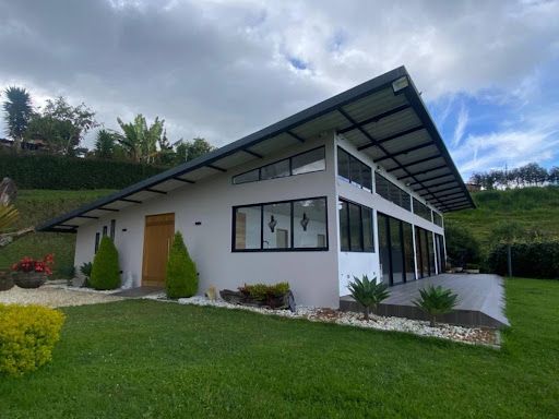 Casa Campestre en arriendo Antioquia El Carmen De Viboral El Carmen De Viboral 280 m2 Habitaciones 3 Baños 3 Garajes 3 Precio $7500000