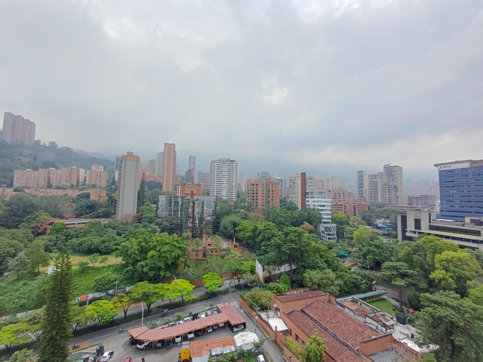 Oficina en arriendo Antioquia Medellín Manila 66 m2 Habitaciones 0 Baños 1 Garajes 3 Precio $7000000