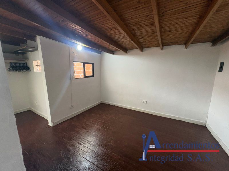 Apartaestudio en arriendo Antioquia Medellín Rosales 30 m2 Habitaciones 1 Baños 1 Garajes 0 Precio $1000000