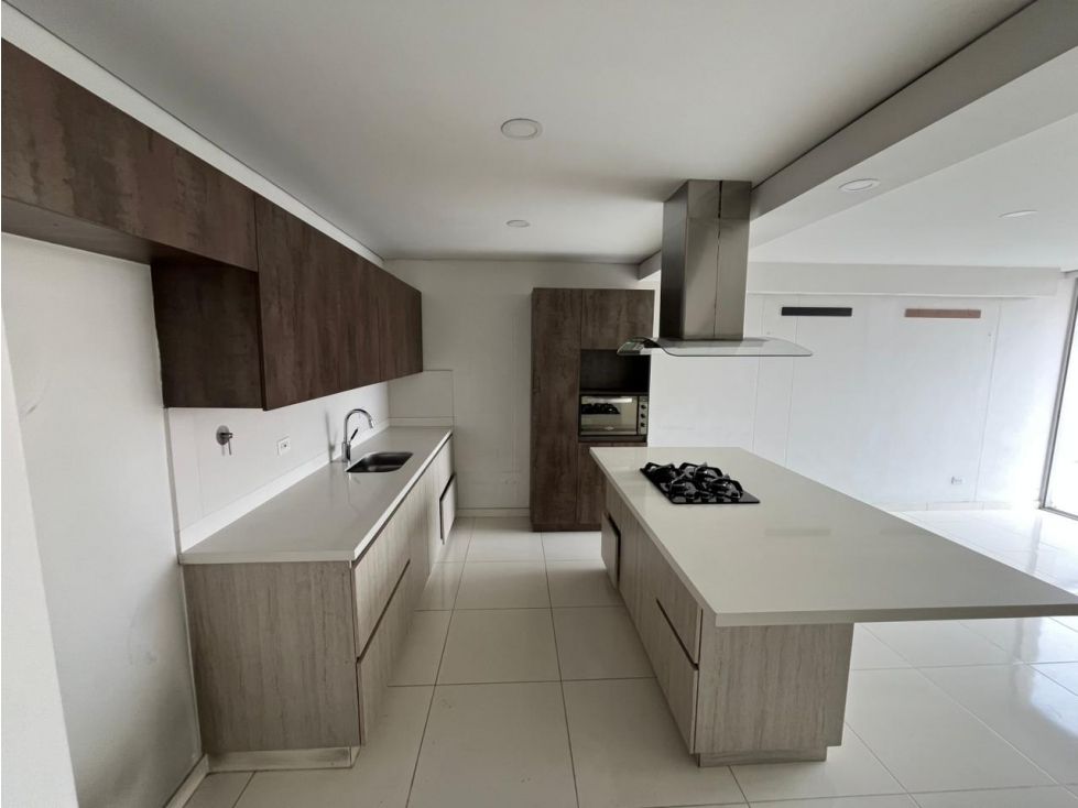 Apartamento en arriendo Antioquia Medellín Los Conquistadores 120 m2 Habitaciones 3 Baños 3 Garajes 2 Precio $4800000