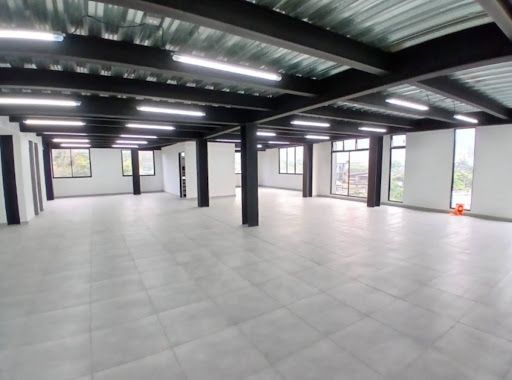 Oficina en arriendo Antioquia Medellín Tenche 400 m2 Habitaciones 0 Baños 2 Garajes 0 Precio $24000000