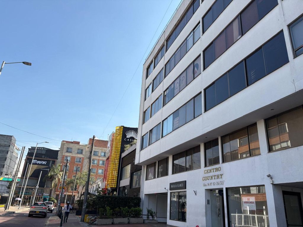 Oficina en arriendo Cundinamarca Bogotá El Retiro 217 m2 Habitaciones 0 Baños 4 Garajes 4 Precio $16000000